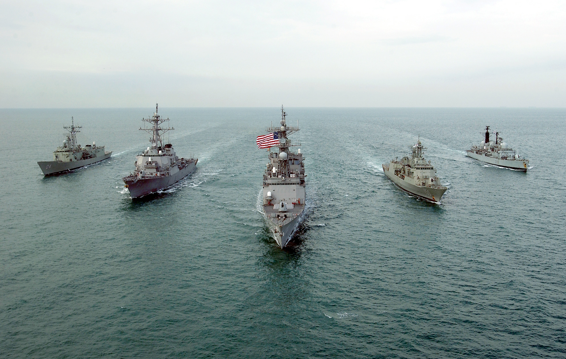 La 5th Fleet USA: non tollereremo blocchi nello stretto di Hormuz
