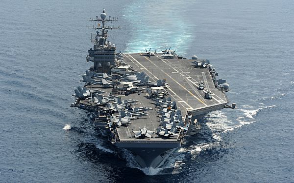 Trump : affondare le navi iraniane che dovessero minacciare la fLotta americana (dopo che l’Iran ha lanciato il suo primo missile balistico intercontinentale)