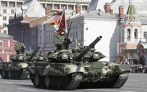 La Russia denuncia il trattato per la riduzione delle forze strategiche in Europa