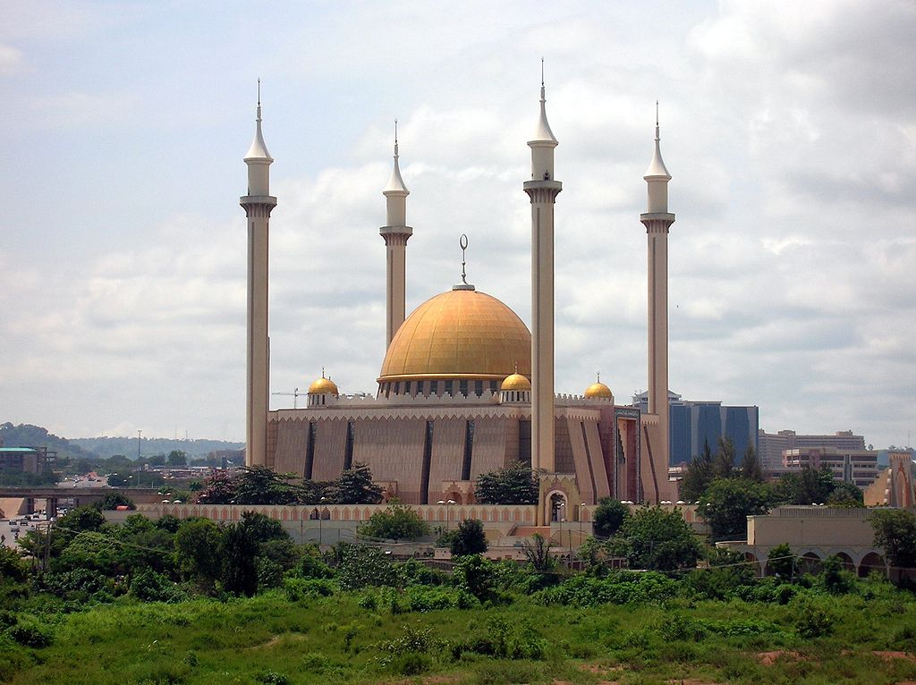 Abuja National Mosque - Image By Shiraz Chakera Released under cc-by-sa-2.0