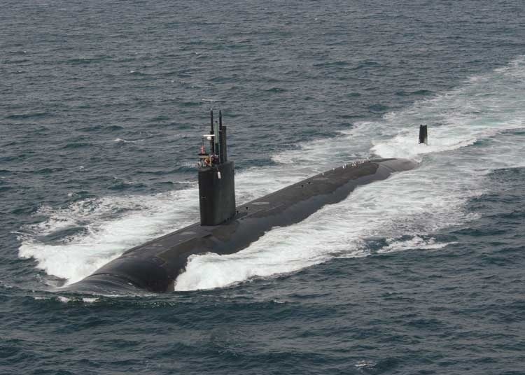 Un sottomarino nucleare americano collide ad Hormuz