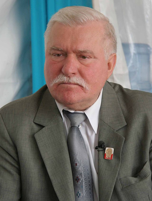 Lech Walesa : la Polonia si doti di armi atomiche