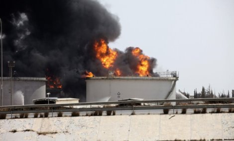 Libia disastro a Sidra (al-Sidr) brucia il maggior terminal petrolifero del paese