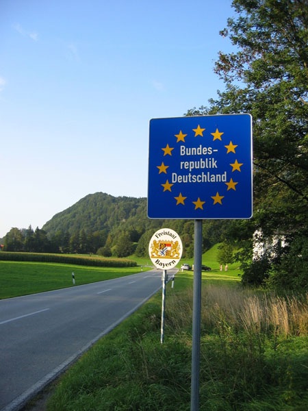 Crisi Migratoria a rischio la libera circolazione secondo Schengen