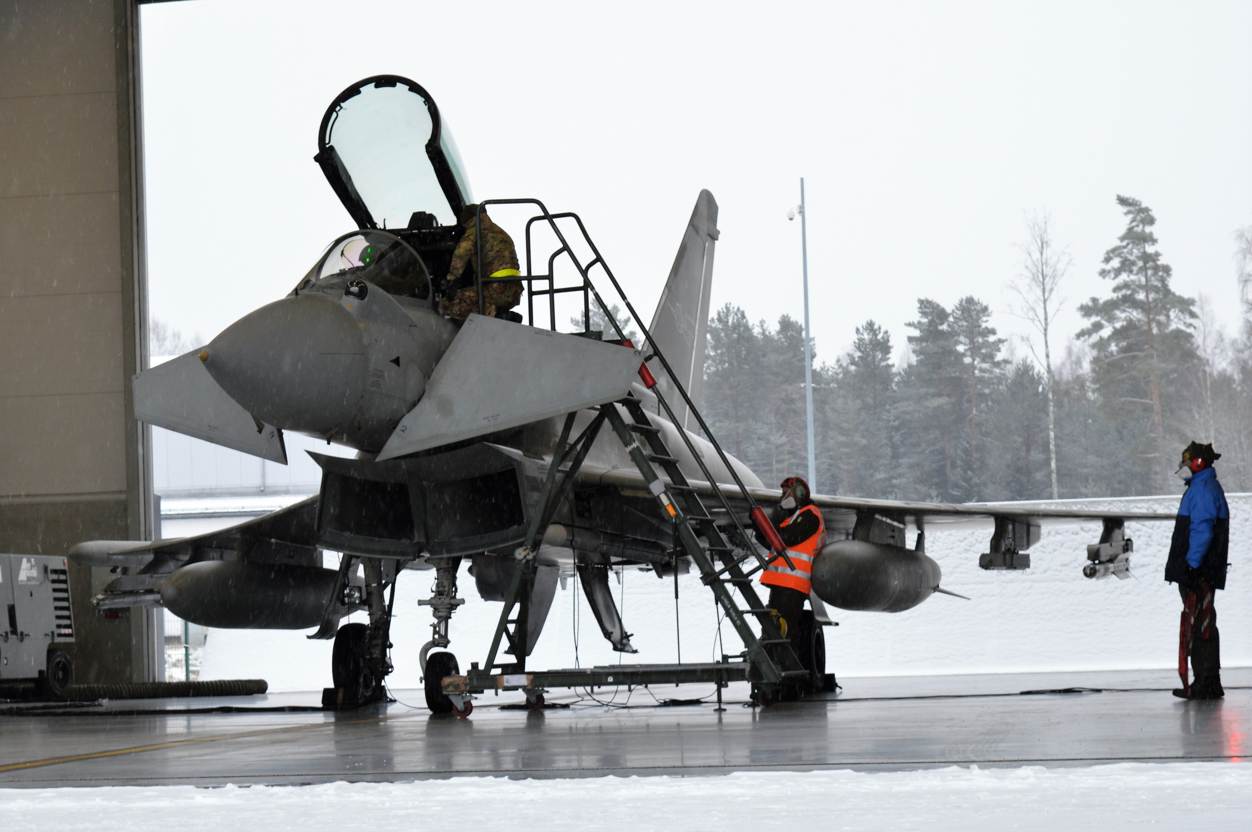 L’Aeronautica Militare ad Amari a difesa delle Repubbliche Baltiche sotto la bandiera della Nato